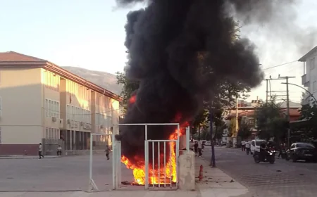 Yunusemre’de İlkokul Bahçesindeki PVC Kulübe Yandı