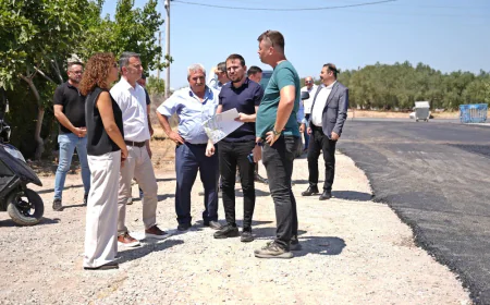 Başkan Kayserili, Cumhuriyet Mahallesi’nde Asfalt Çalışmalarını Takip Etti